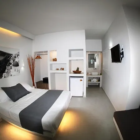Sealaviesuites Beachfront * Perissa (Santorini)