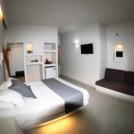 Sealaviesuites Beachfront * Perissa (Santorini)