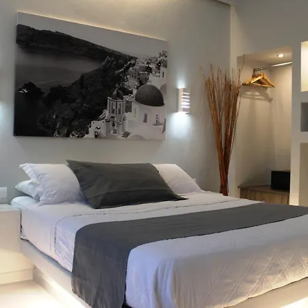 Sealaviesuites Beachfront * Perissa (Santorini)