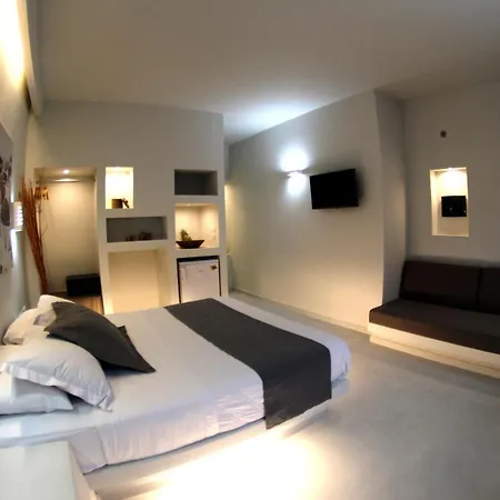 Sealaviesuites Beachfront Hotel Perissa (Santorini)