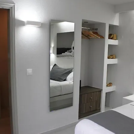 Sealaviesuites Beachfront